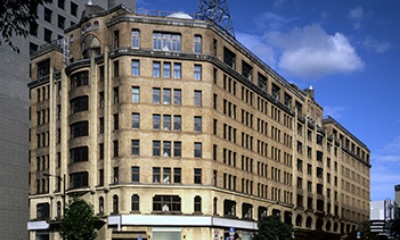 三信ビルディング竣工